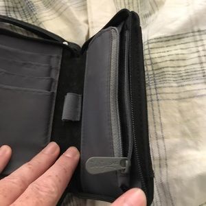 Thirty One Everyday Wristlet Wallet